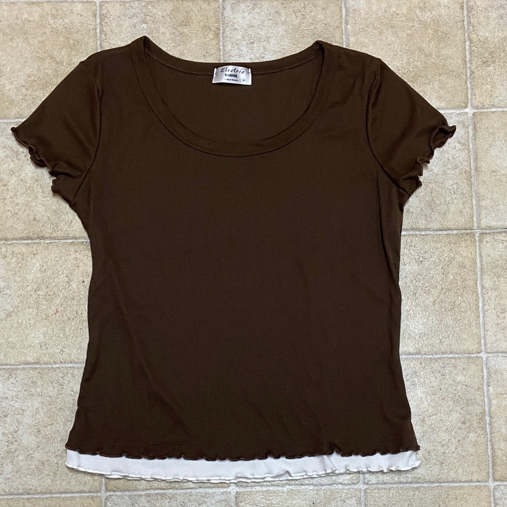 Electric Family Brown and White Ruffle Tee Stretch Size M